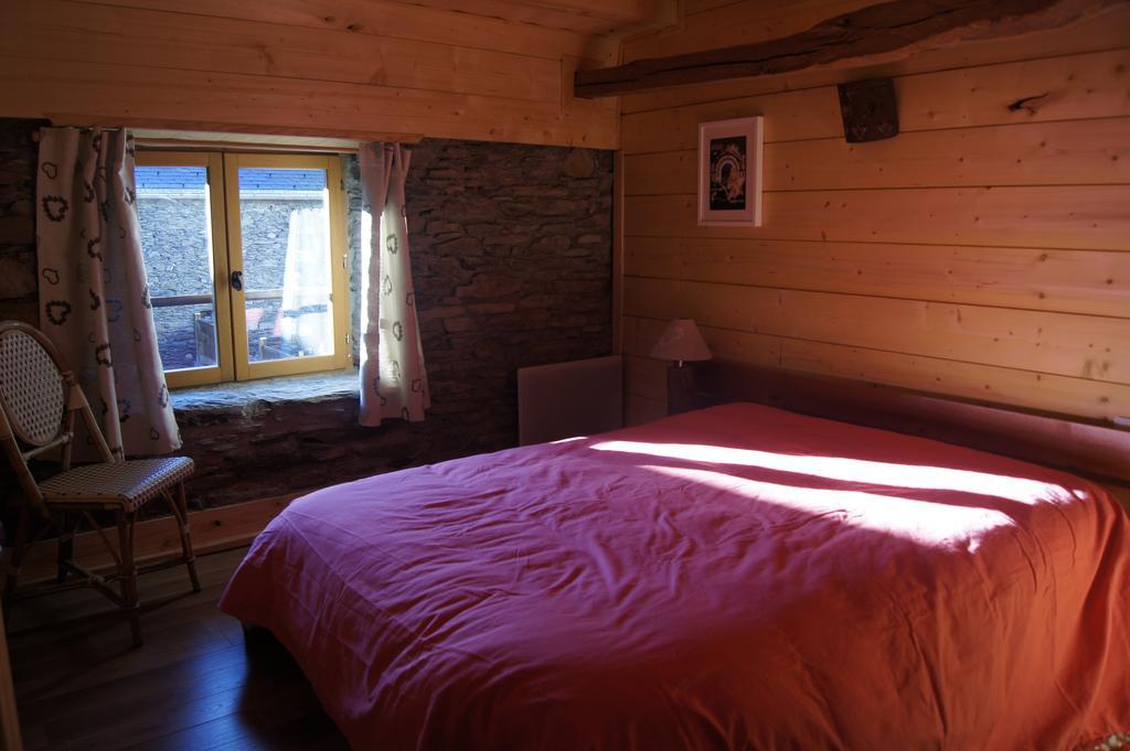 Les Granges De La Fontaine Antignac Quarto foto